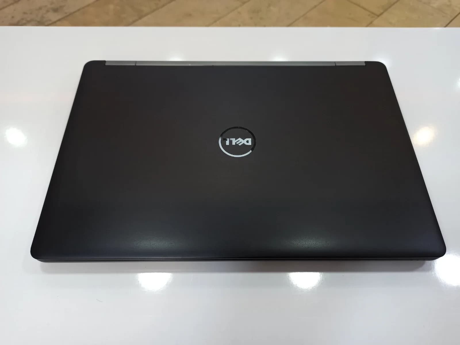 دل لتیتود E5570